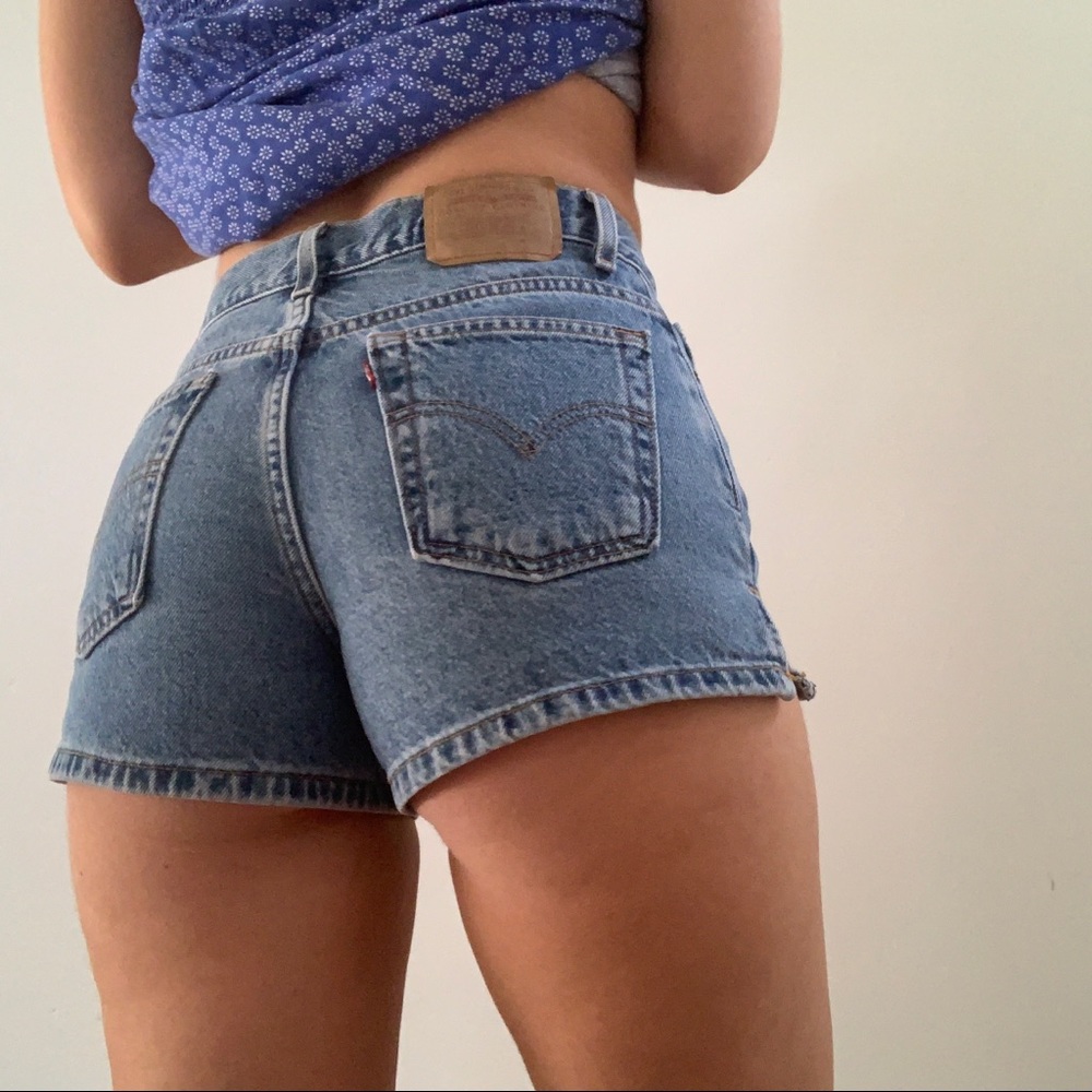 VINTAGE DENIM LEVI SHORTS ✨💙